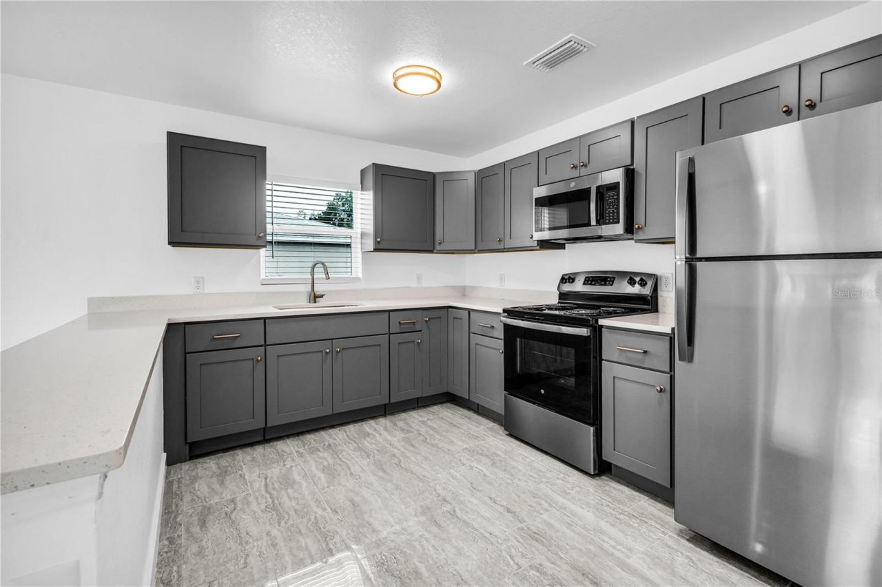 5310 22nd Street Court E, Bradenton, FL 34203 Photo