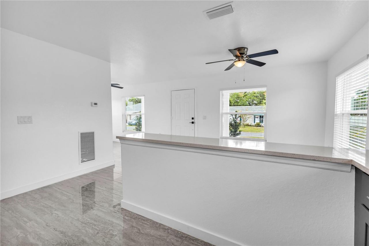 5310 22nd Street Court E, Bradenton, FL 34203 Photo