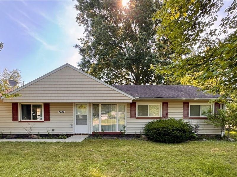1723 Lander Road, Mayfield Heights, OH 44124 Photo 1