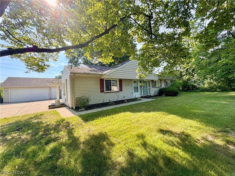 1723 Lander Road, Mayfield Heights, OH 44124 Photo 2