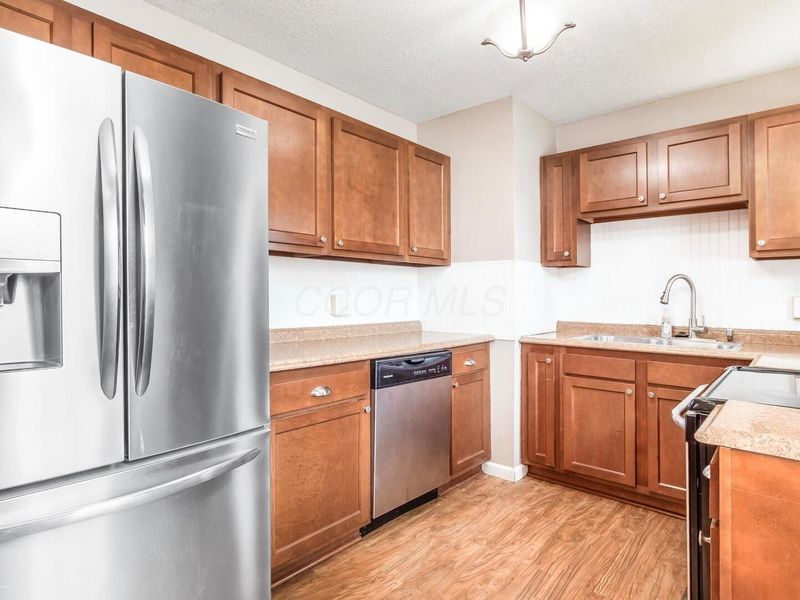 525 W Shields Street, Newark, OH 43055 Photo 5
