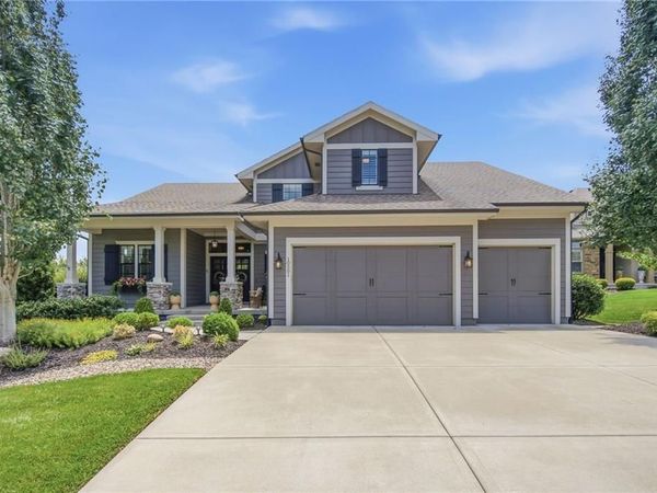 10501 W 160th Street, Overland Park, KS 66221