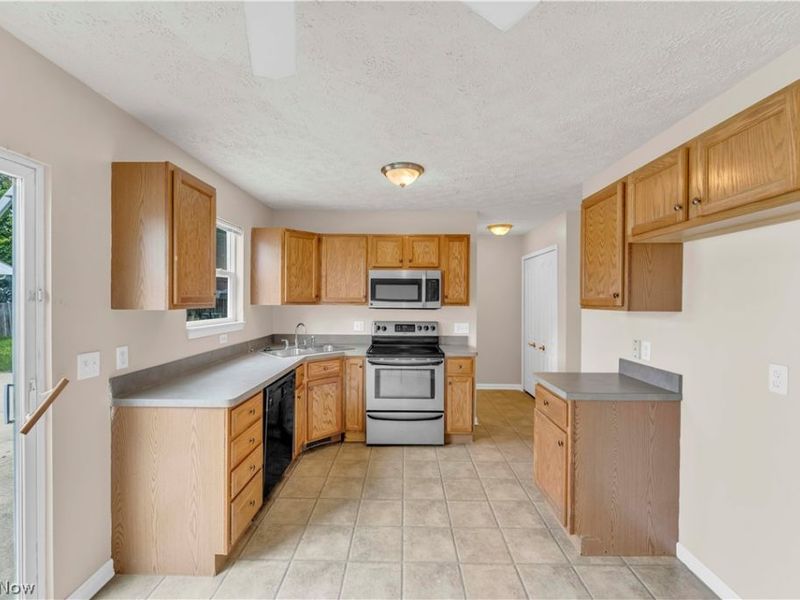 1218 W 24th Street, Lorain, OH 44052 Photo 7
