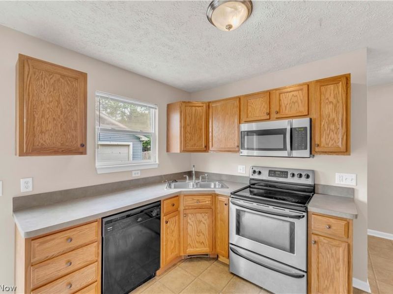 1218 W 24th Street, Lorain, OH 44052 Photo 8