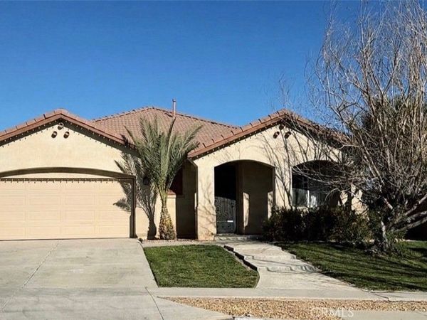 13878 Adams, Oak Hills, CA 92344