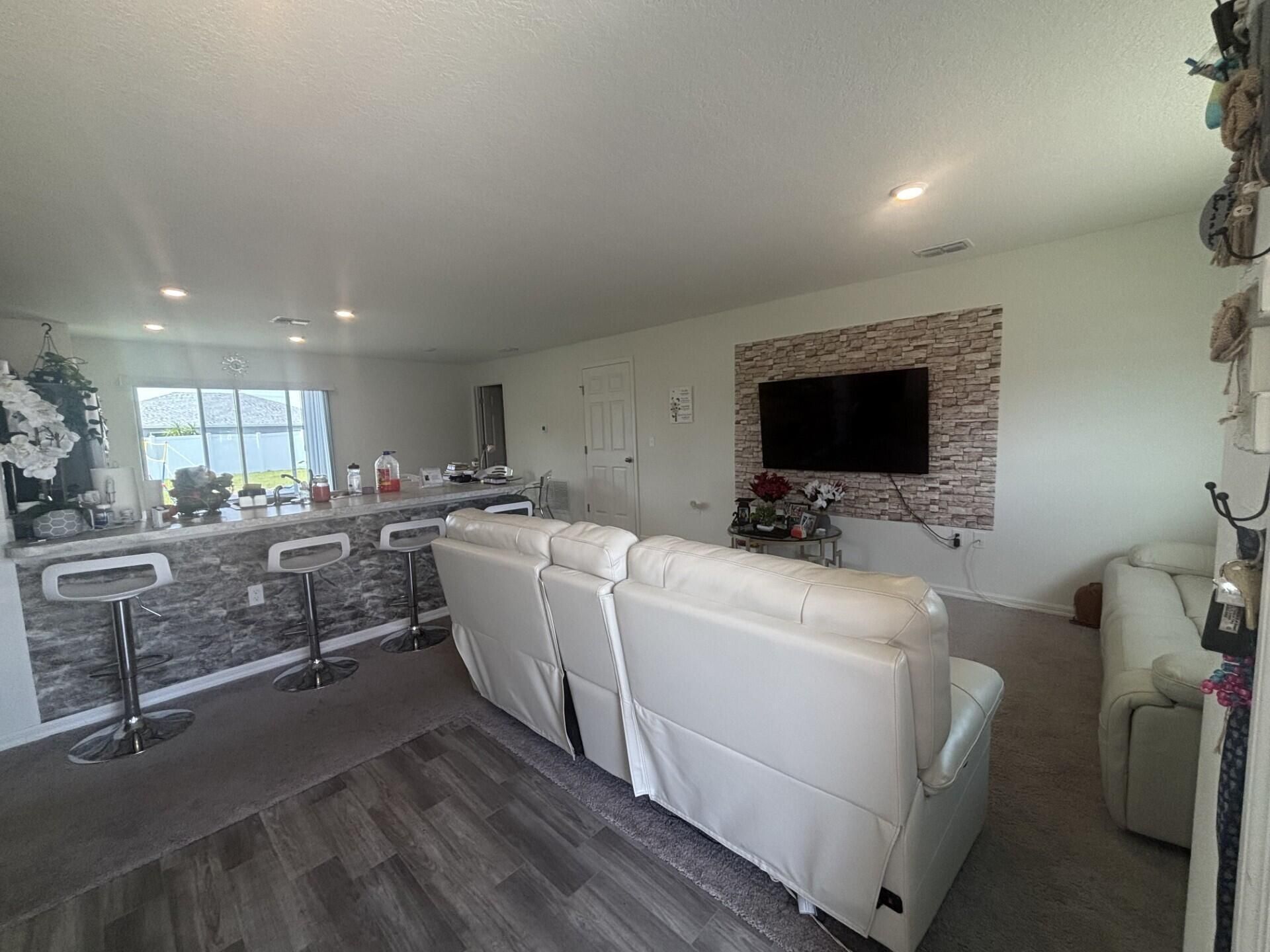 402 NE Mainsail Street, Port Saint Lucie, FL 34983 Photo