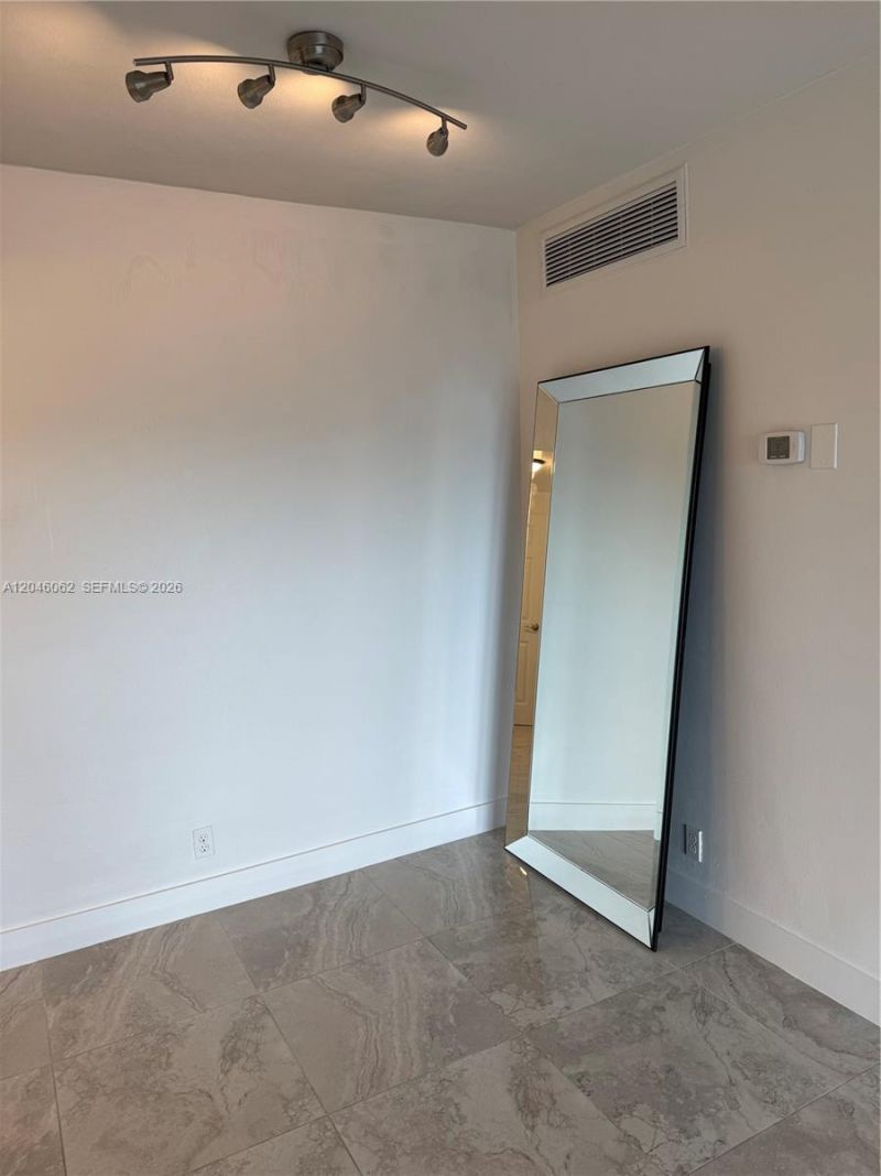 880 NE 69th St , Unit 5Q, Miami, FL 33138 Photo