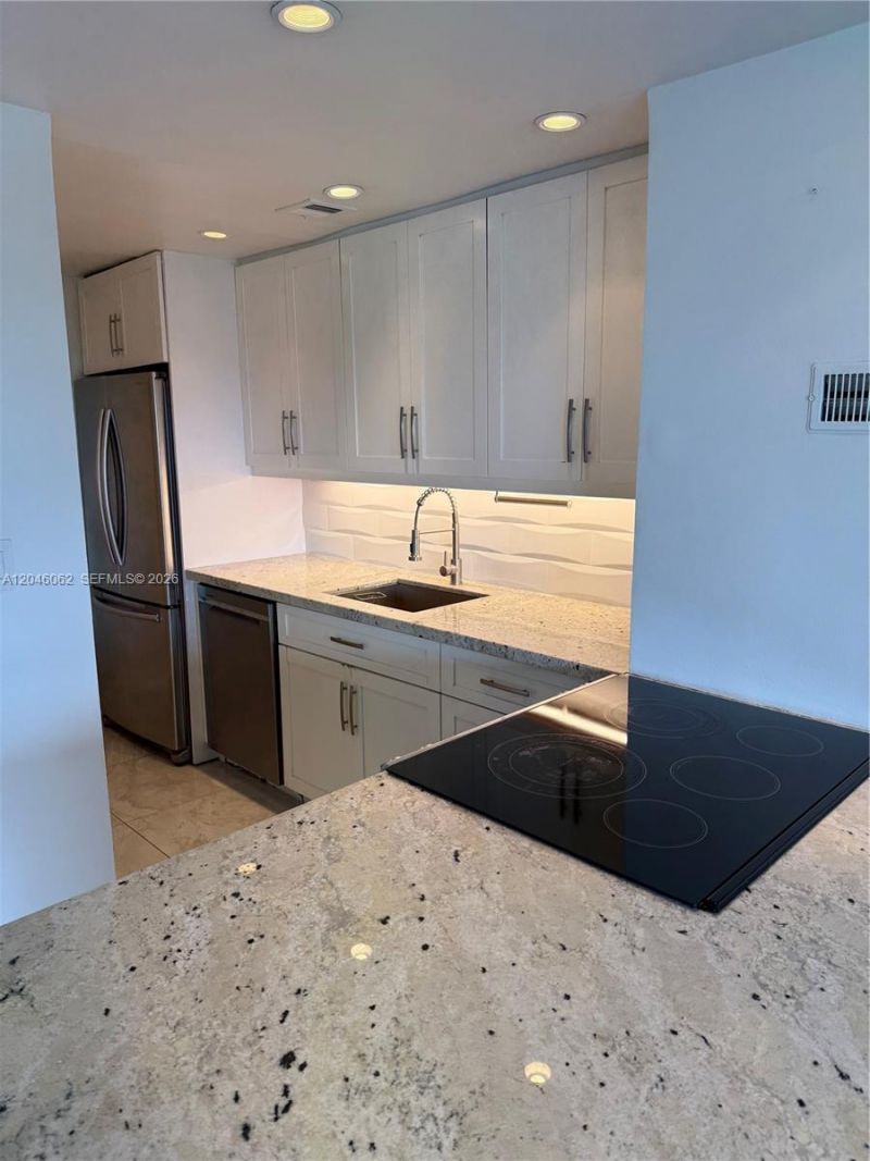 880 NE 69th St , Unit 5Q, Miami, FL 33138 Photo