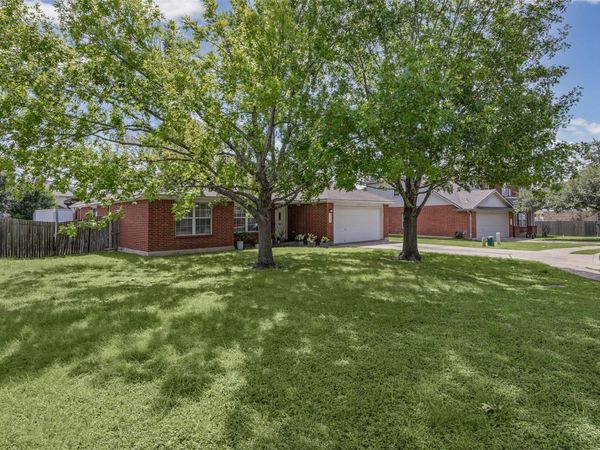 1313 Laurelleaf DR, Pflugerville, TX 78660