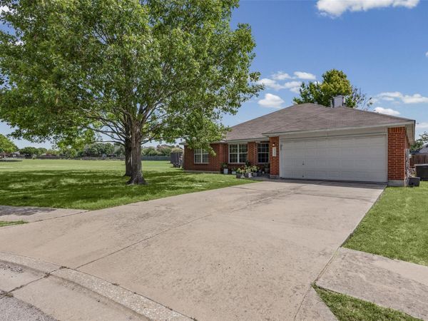 1313 Laurelleaf DR, Pflugerville, TX 78660