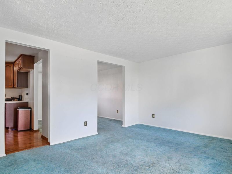 2570 Niantic Drive, Columbus, OH 43224 Photo 6