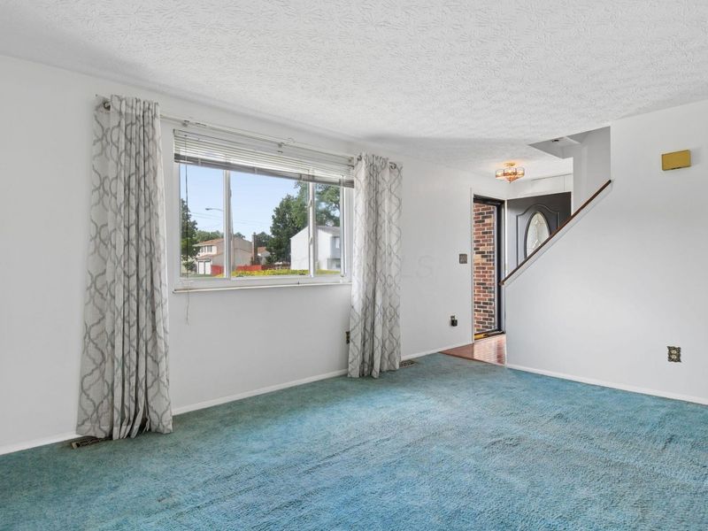 2570 Niantic Drive, Columbus, OH 43224 Photo 7