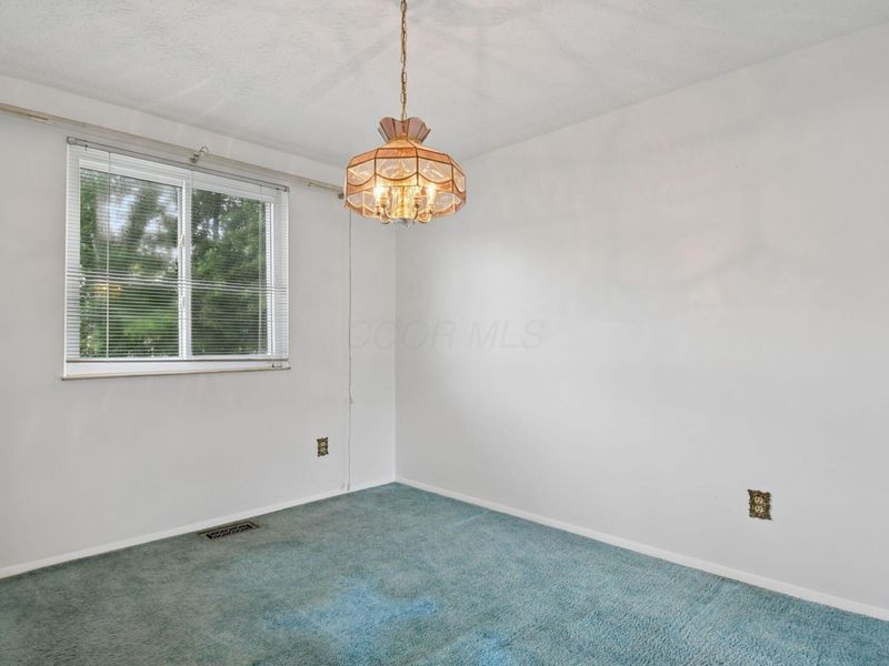 2570 Niantic Drive, Columbus, OH 43224 Photo 8