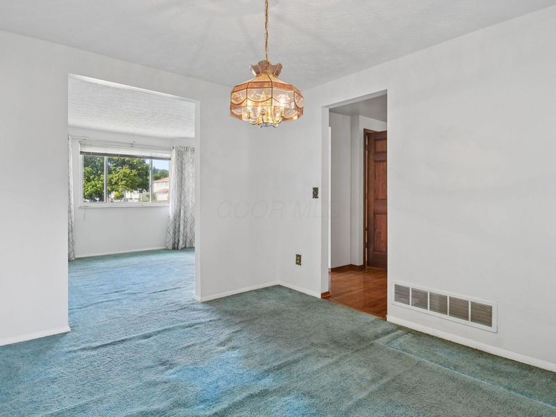 2570 Niantic Drive, Columbus, OH 43224 Photo 9
