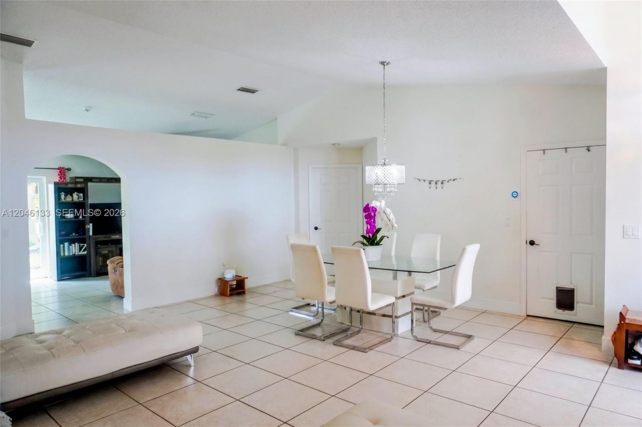 16850 Crestview Ln , Weston, FL 33326 Photo