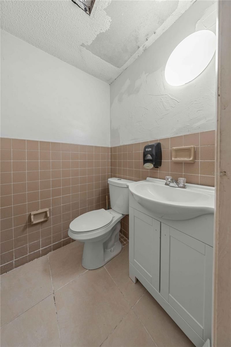 1412 N Magnolia Avenue, Ocala, FL 34475 Photo