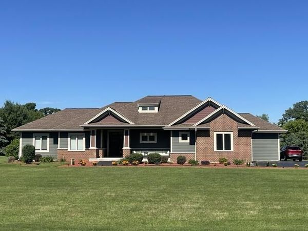 W319S9145 Laurens Parkway, Mukwonago, WI 53149