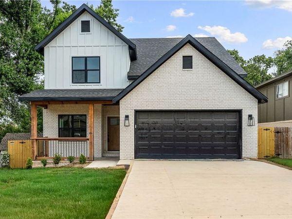 906 W Holly Street, Rogers, AR 72756