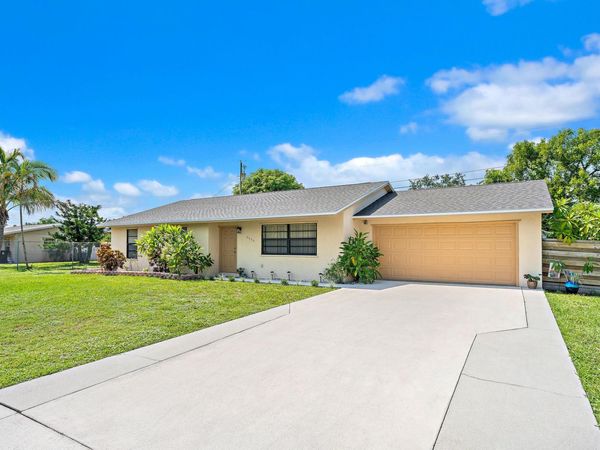 9090 Palladium Place, Lake Worth, FL 33467