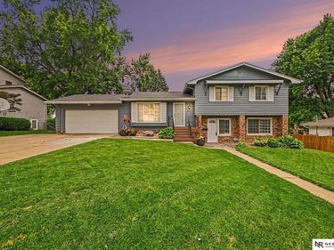 603 Hogan Drive, Papillion, NE 68046