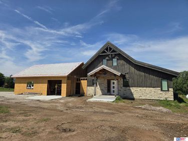 1385 Lakeview Lane, Beatrice, NE 68310