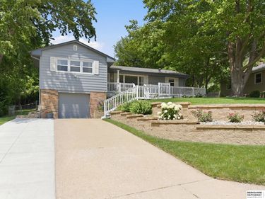 8526 Pinkney Street, Omaha, NE 68134
