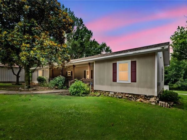 16195 Locust Lane , Fayetteville, AR 72704