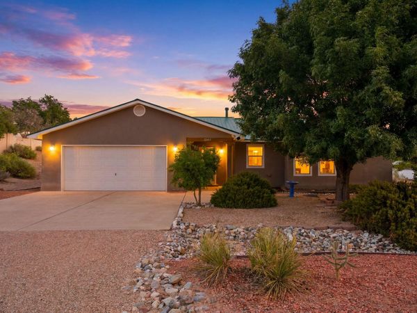 2405 Flagstone Road NE, Rio Rancho, NM 87124
