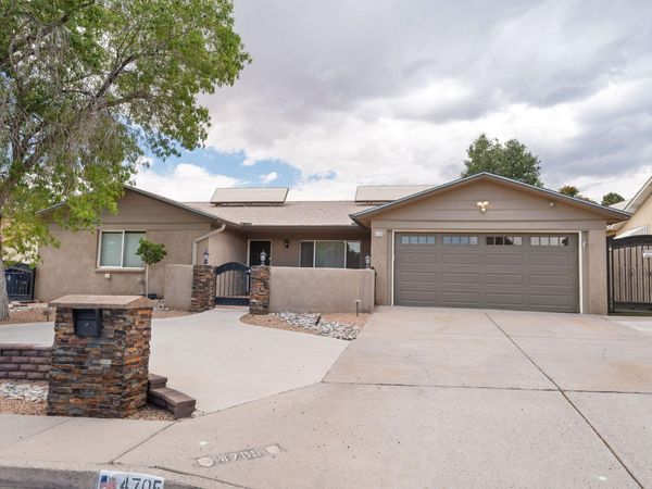 4705 Oahu Drive NE, Albuquerque, NM 87111
