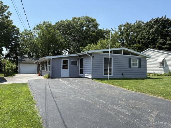 1401 Fairlane Drive, Valparaiso, IN 46383