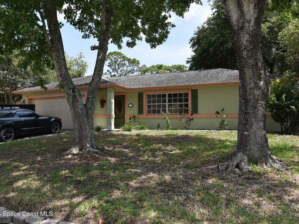 988 Hunt Street NW , Palm Bay, FL 32907