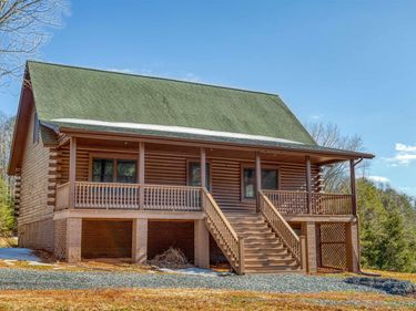 2911 JAMES RIVER RD , Howardsville, VA 24562