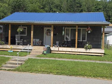 361 MAPLE Avenue, Philippi, WV 26416