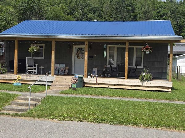 361 MAPLE Avenue, Philippi, WV 26416