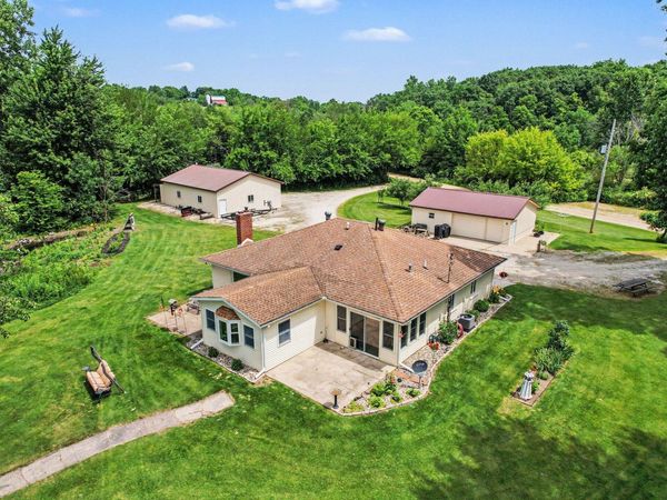4182 Bristol Oaks Street, Dowling, MI 49050