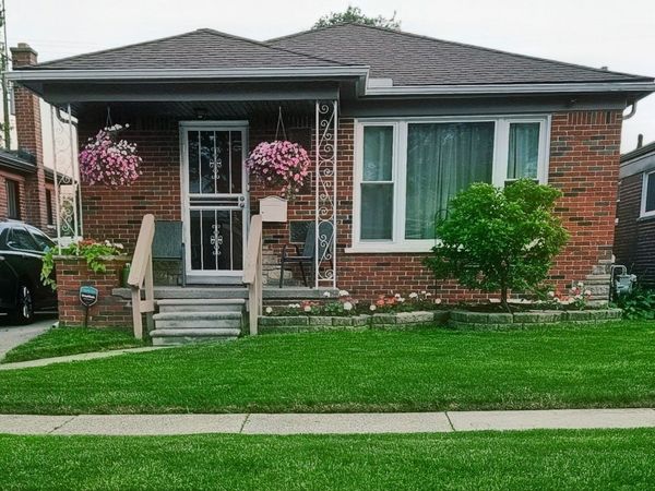 6828 Iowa Street, Hamtramck, MI 48212