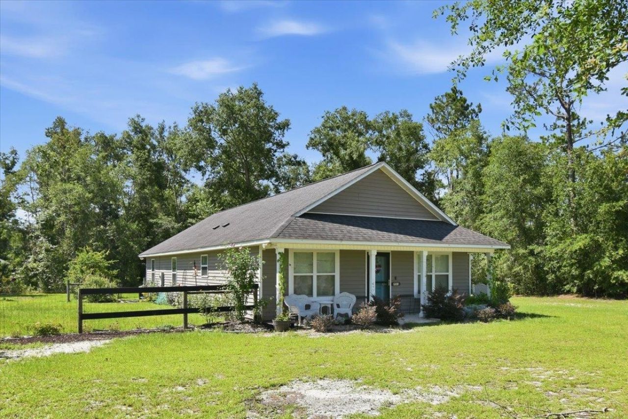 231 NE Green Tree Terrace , Lee, FL 32059 Photo
