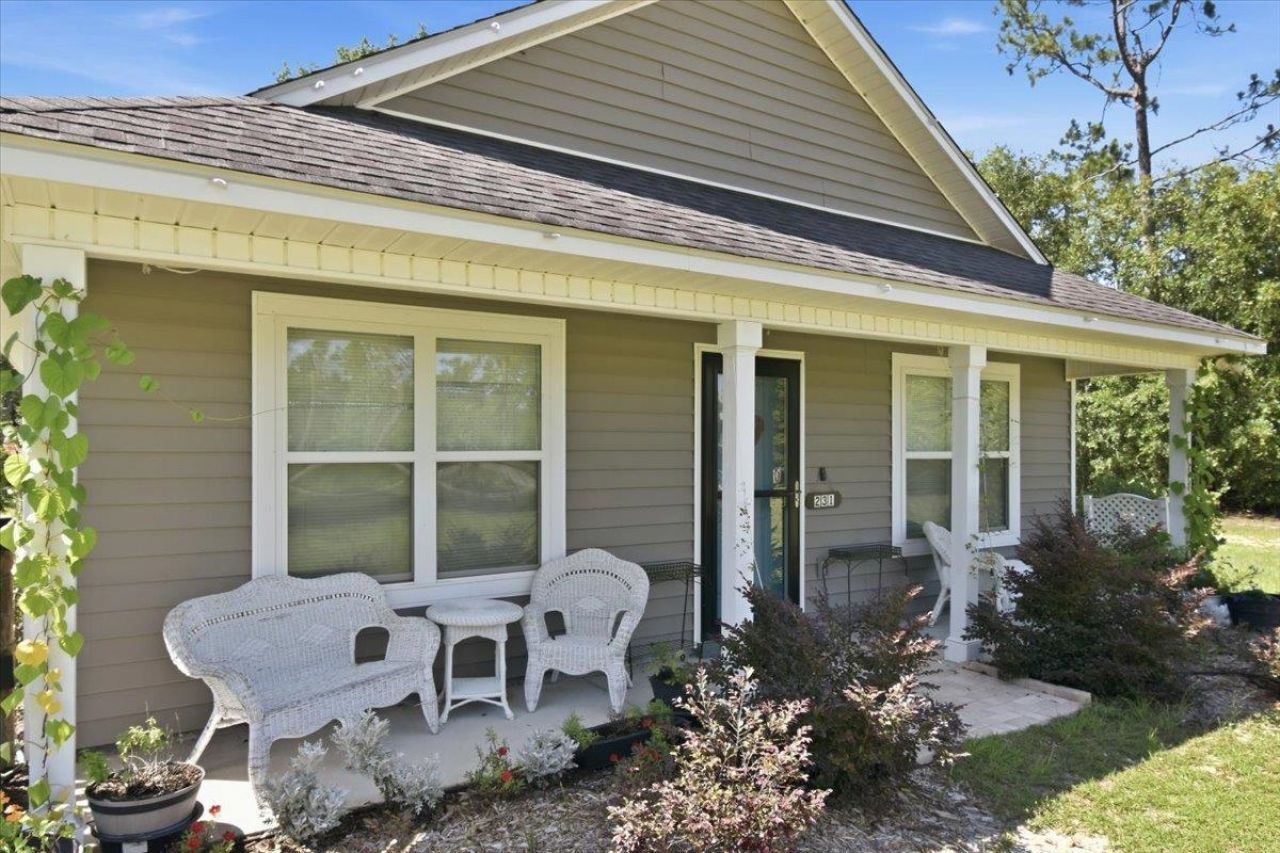 231 NE Green Tree Terrace , Lee, FL 32059 Photo