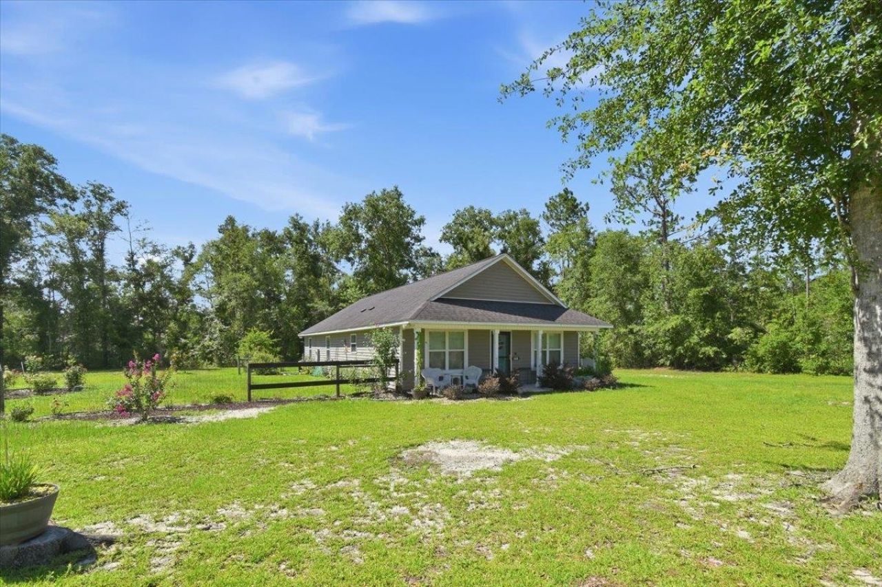 231 NE Green Tree Terrace , Lee, FL 32059 Photo