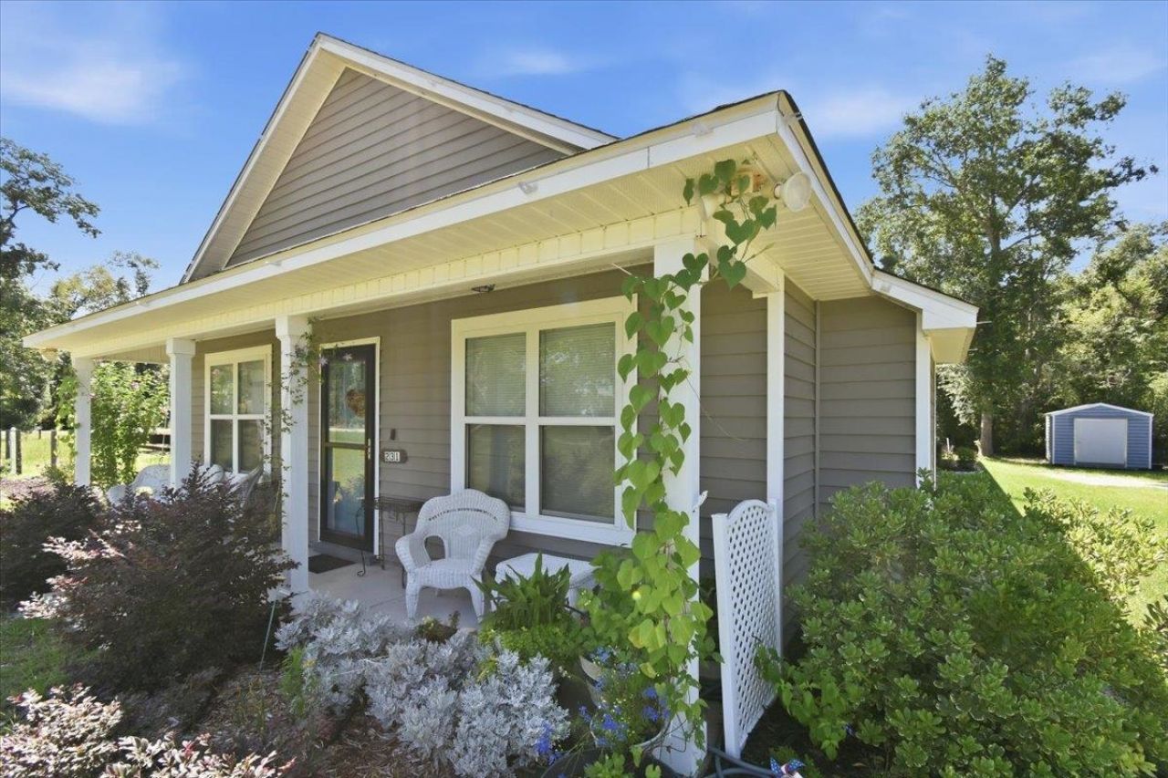 231 NE Green Tree Terrace , Lee, FL 32059 Photo