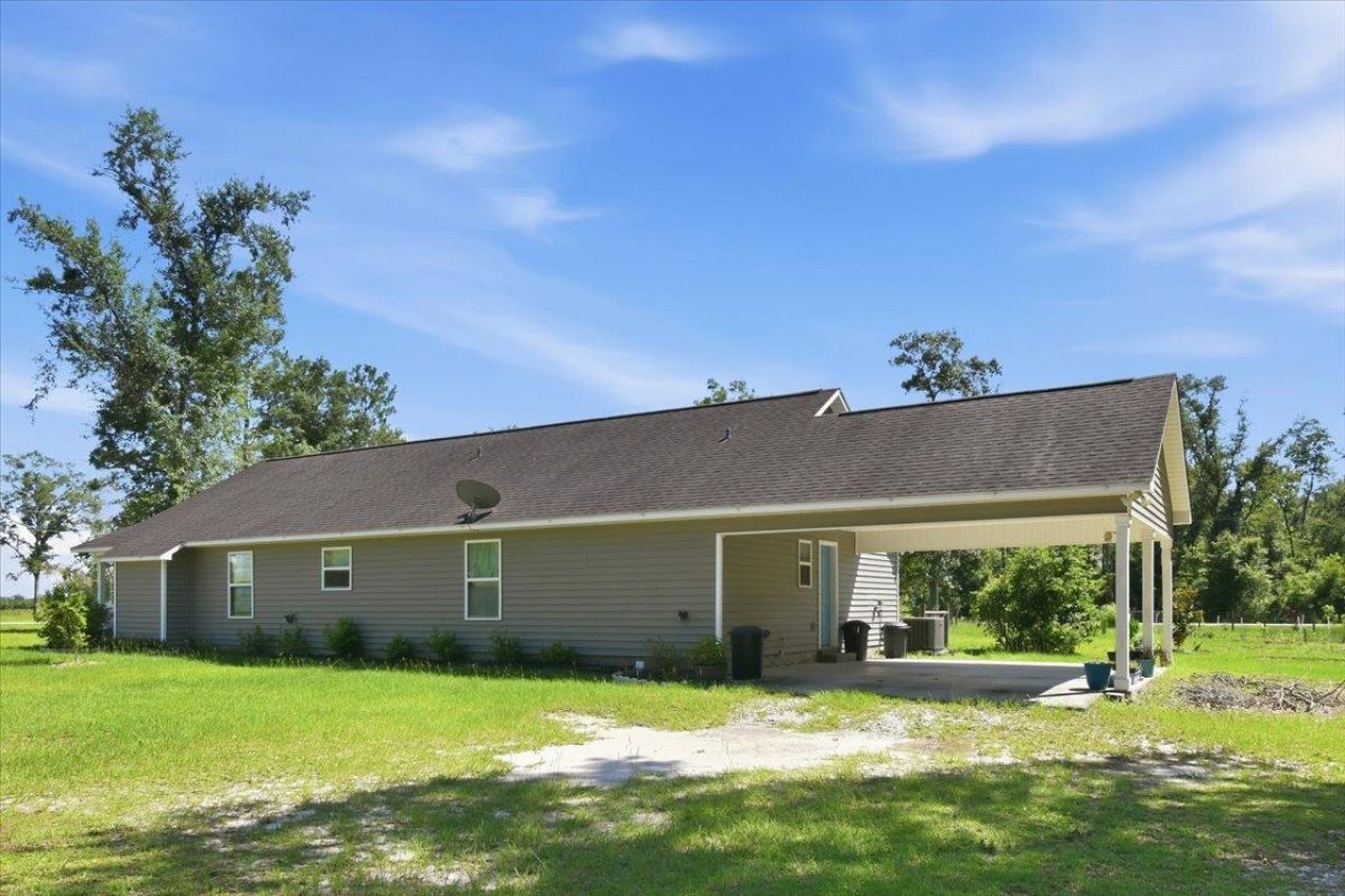 231 NE Green Tree Terrace , Lee, FL 32059 Photo
