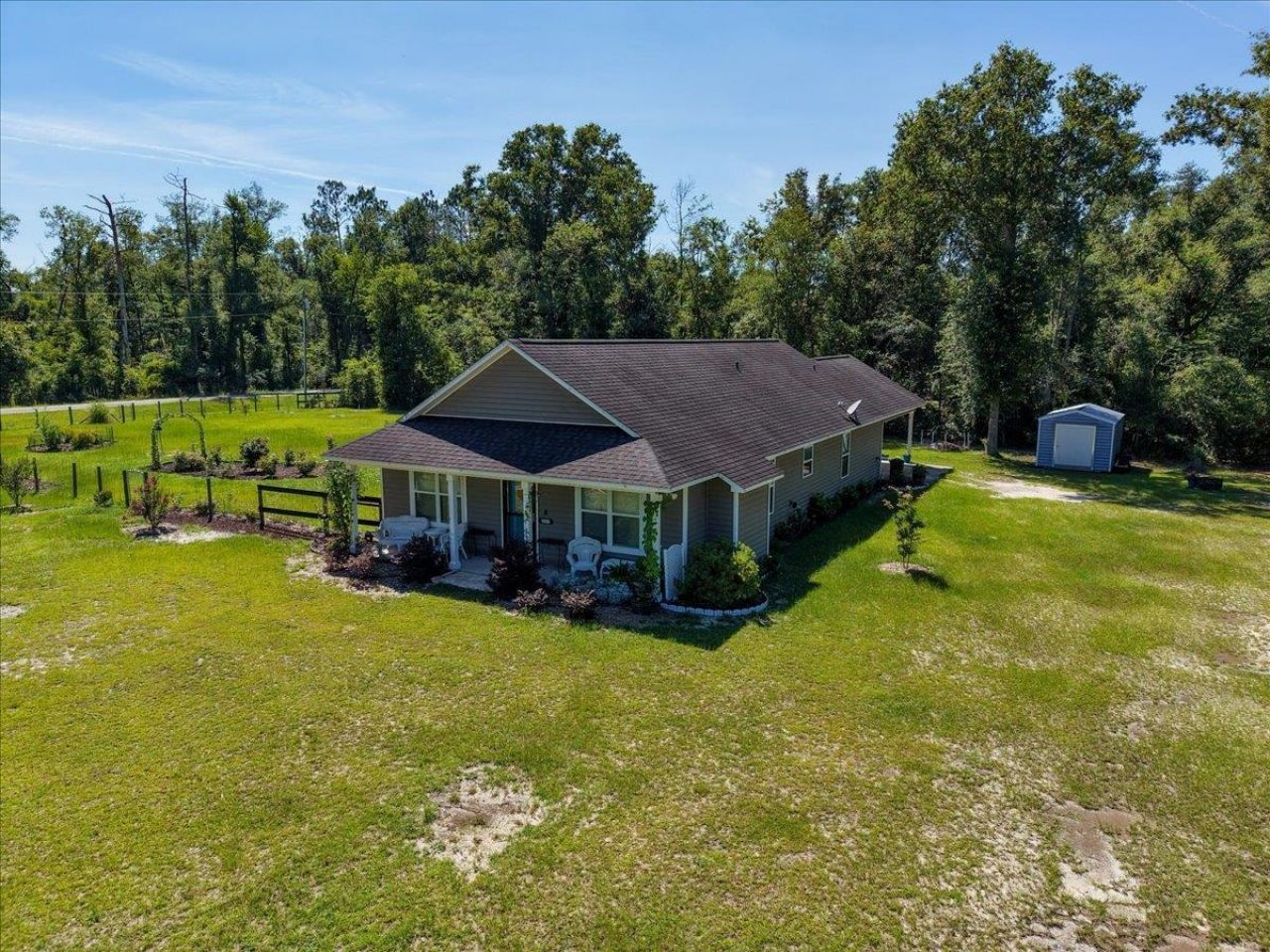 231 NE Green Tree Terrace , Lee, FL 32059 Photo