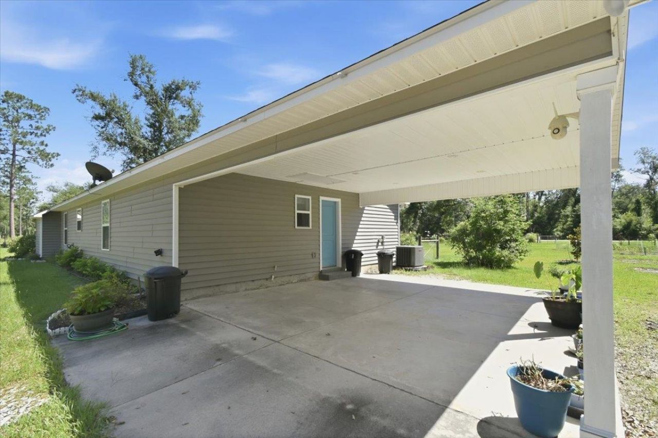 231 NE Green Tree Terrace , Lee, FL 32059 Photo