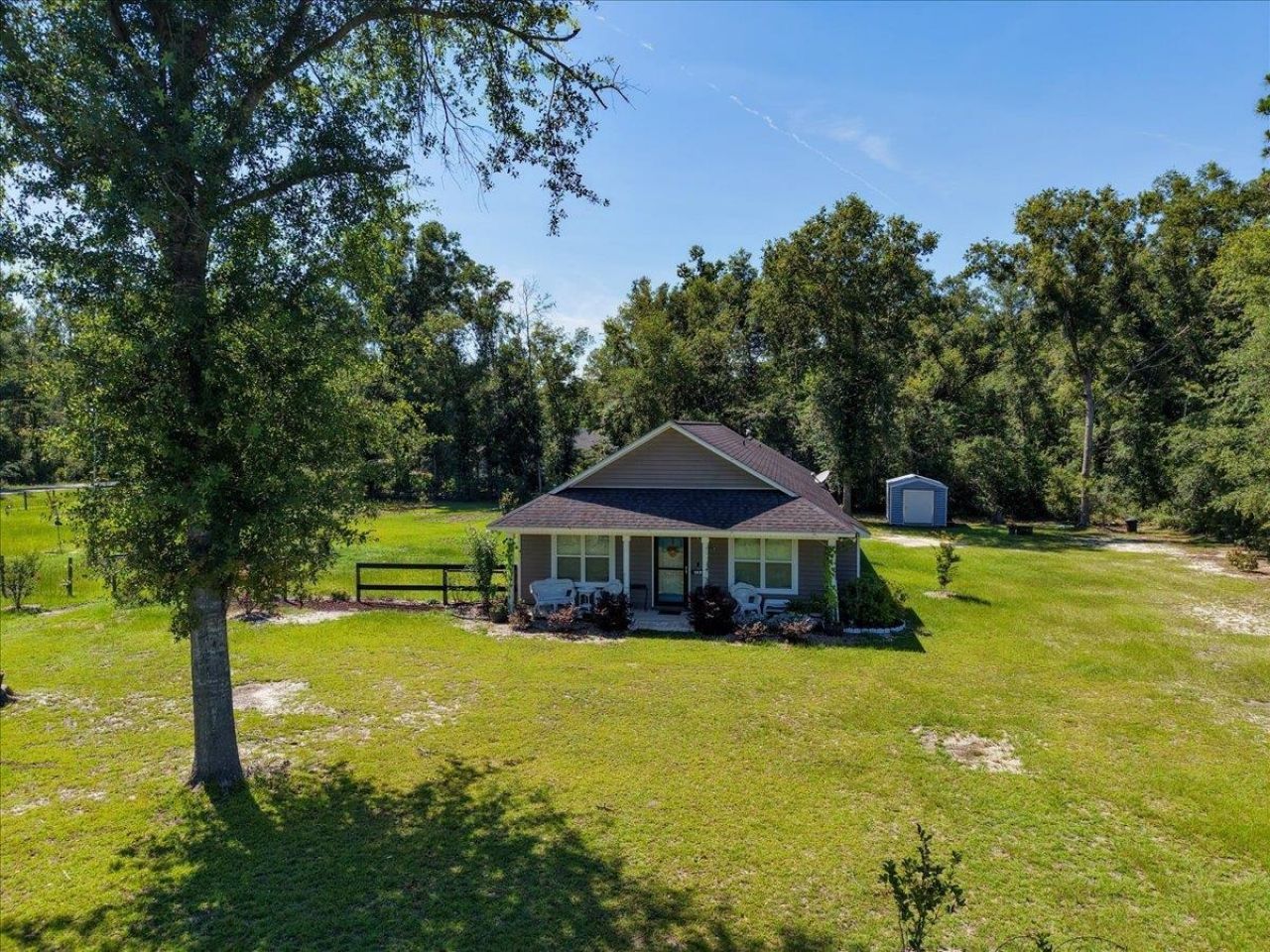 231 NE Green Tree Terrace , Lee, FL 32059 Photo