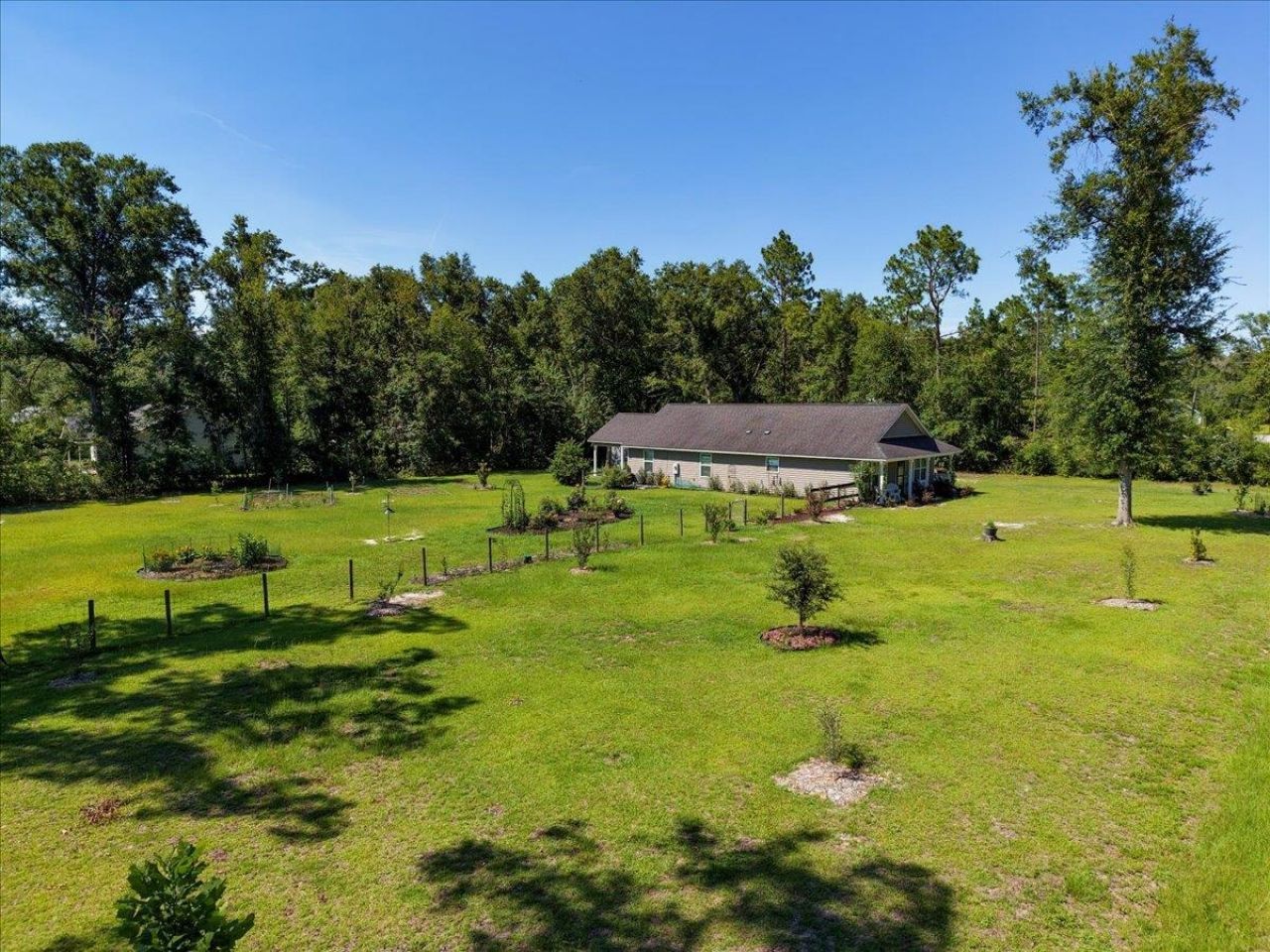 231 NE Green Tree Terrace , Lee, FL 32059 Photo