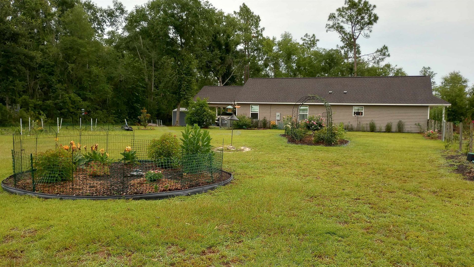 231 NE Green Tree Terrace , Lee, FL 32059 Photo