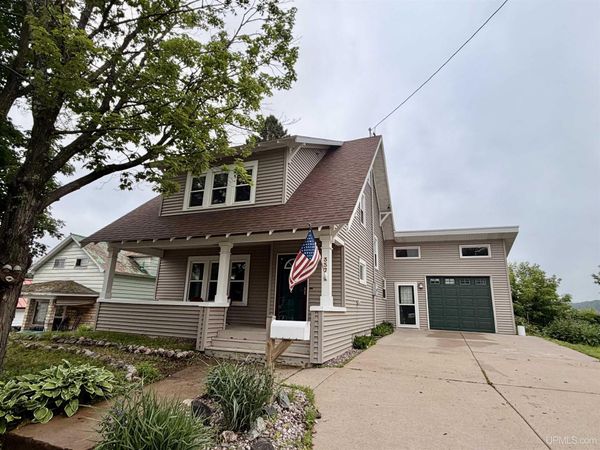 337 W Ridge Street, Marquette, MI 49855