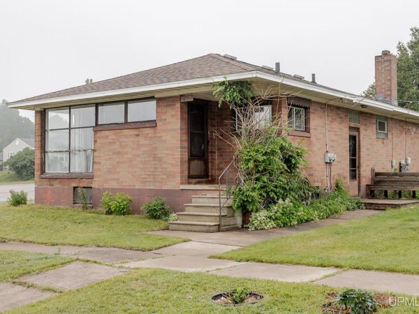 802 Palms Avenue, Ishpeming, MI 49849