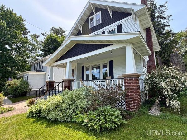 318 E Crescent Street, Marquette, MI 49855