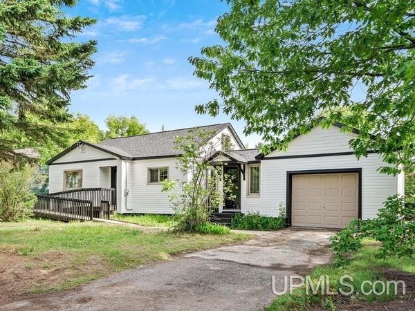 105 W Wright Place, Chocolay Twp, MI 49855